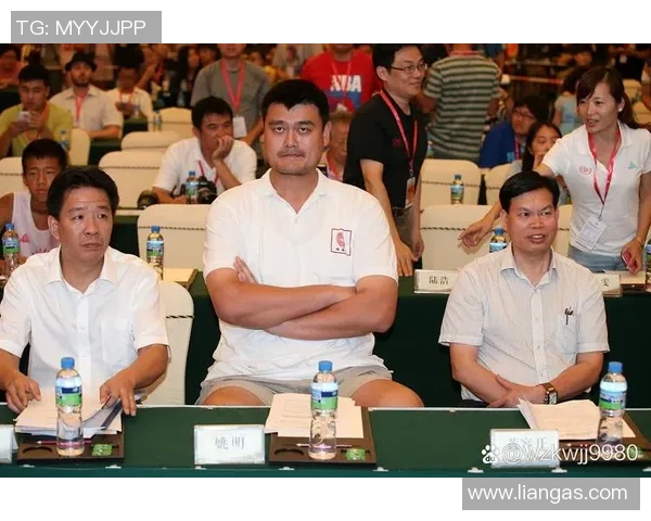 姚明的身高对篮球事业的影响及其对青少年成长的启示