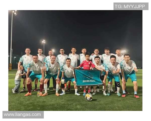 定妆照背后的故事揭秘足球明星如何展现完美形象与个人魅力