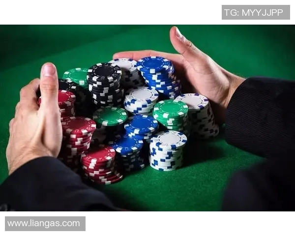 揭开足球明星背后的品牌秘密探索他们的商业合作与个人魅力