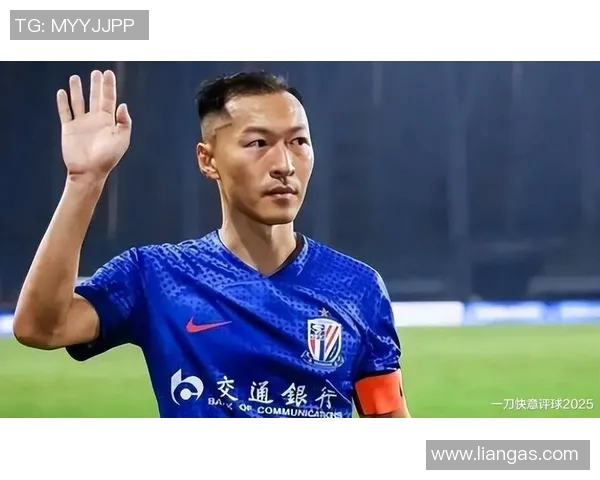 瓦片头型足球明星的传奇人生与场上风采揭秘