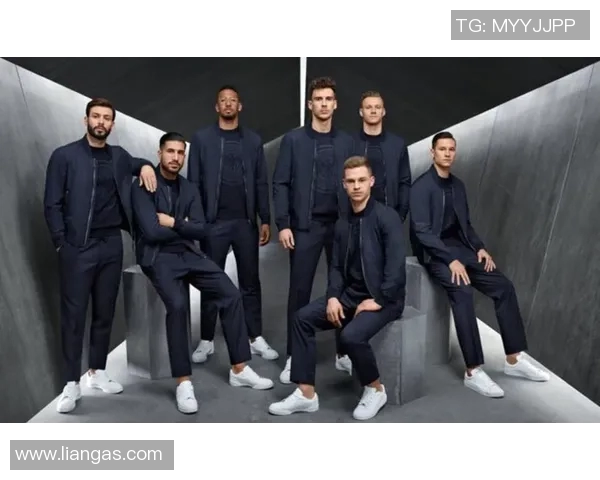 足球明星们的时尚穿搭揭秘从场上到场下的潮流风格解析