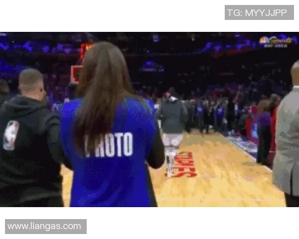 篮球场上的搞笑天才逗比明星们的趣味瞬间大揭秘